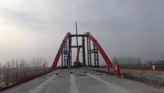 S235淮北段一级公路(S235濉唐路三期工程)浍河大桥钢箱系杆拱高质量合龙