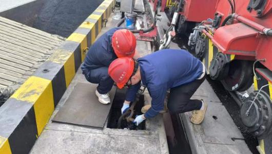 以“练”筑“防” 孙疃码头开展大型机械防风应急演练